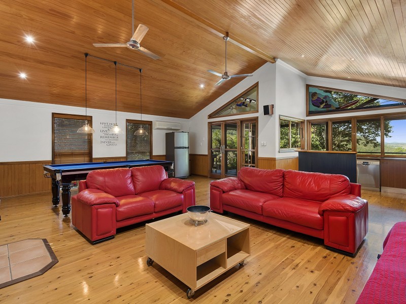 6 Fourth Avenue, Somerset Dam QLD 4312