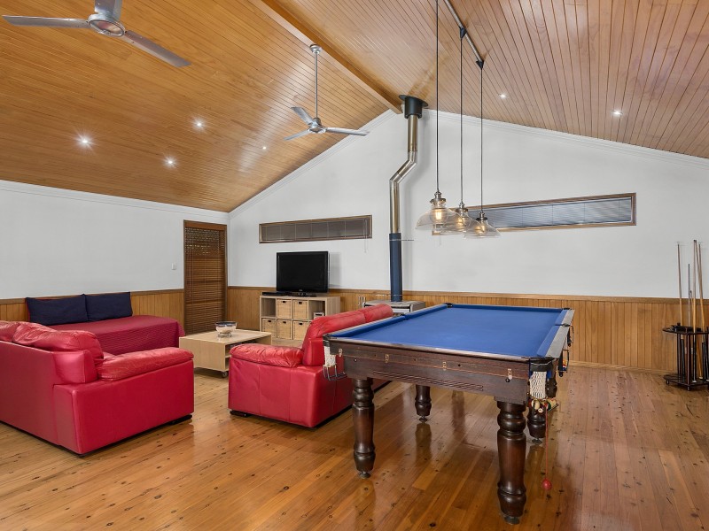 6 Fourth Avenue, Somerset Dam QLD 4312
