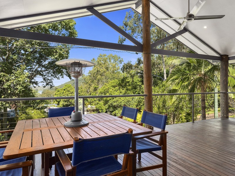 6 Fourth Avenue, Somerset Dam QLD 4312