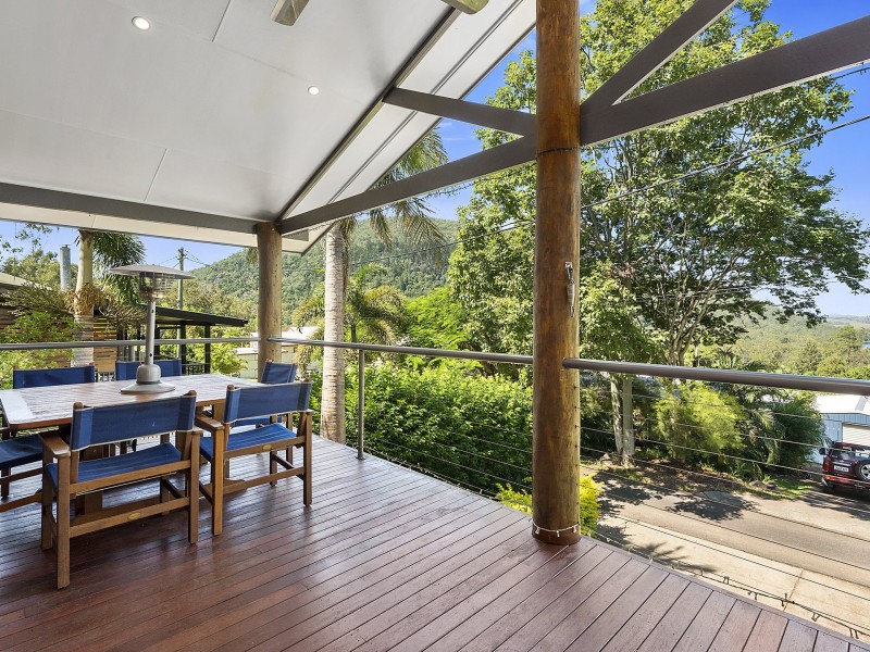 6 Fourth Avenue, Somerset Dam QLD 4312