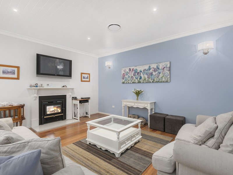 11 First Avenue, Somerset Dam QLD 4312