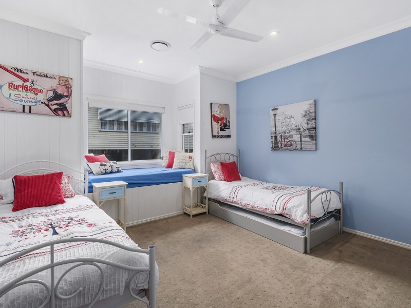 11 First Avenue, Somerset Dam QLD 4312