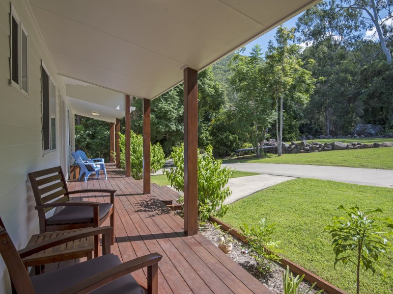 11 First Avenue, Somerset Dam QLD 4312