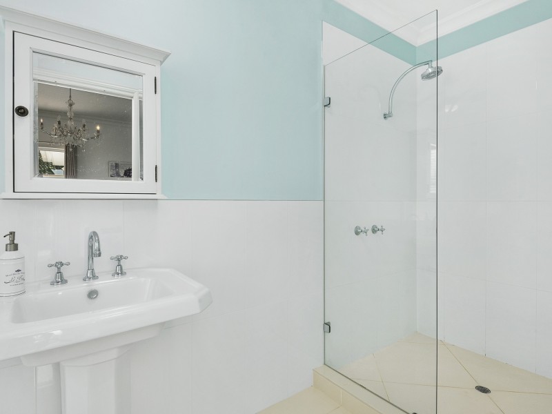 11 First Avenue, Somerset Dam QLD 4312