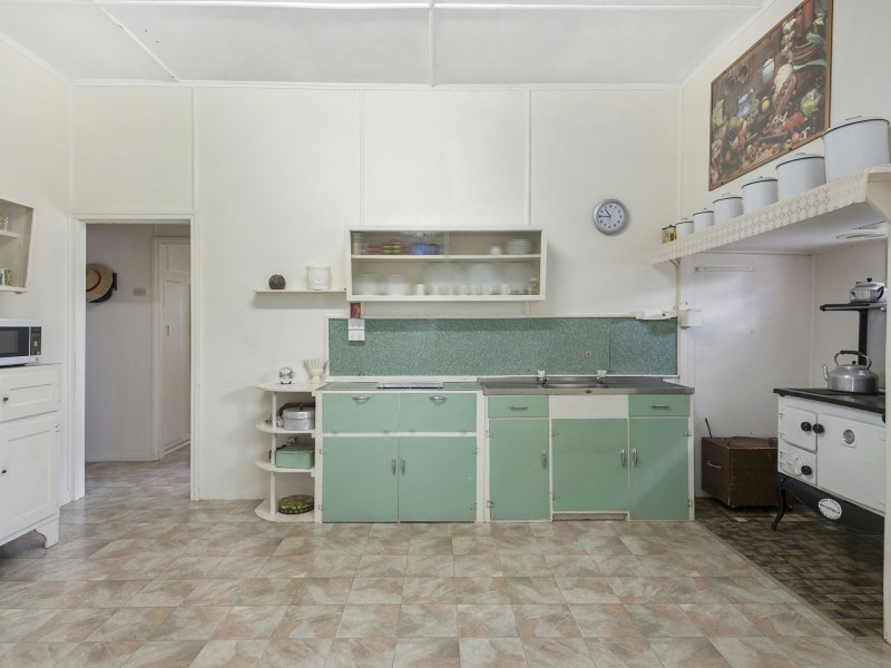 79 East Street, Esk QLD 4312