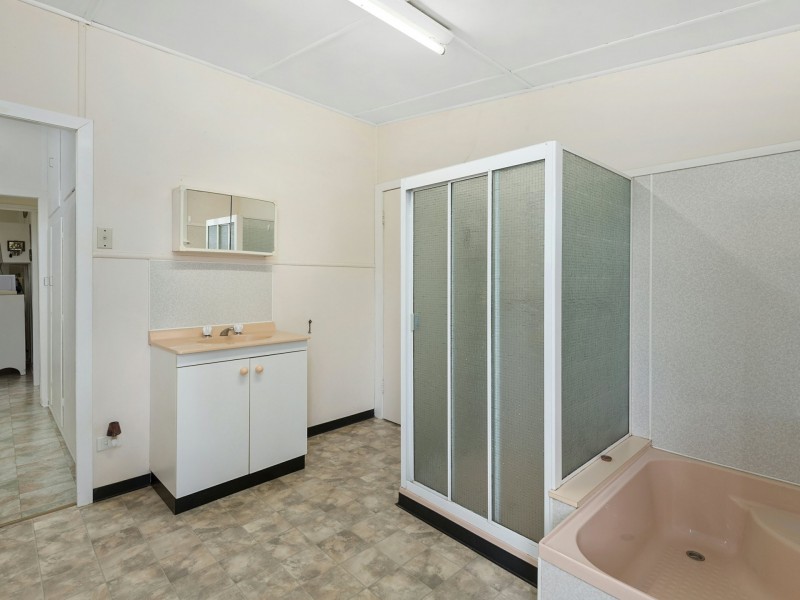 79 East Street, Esk QLD 4312