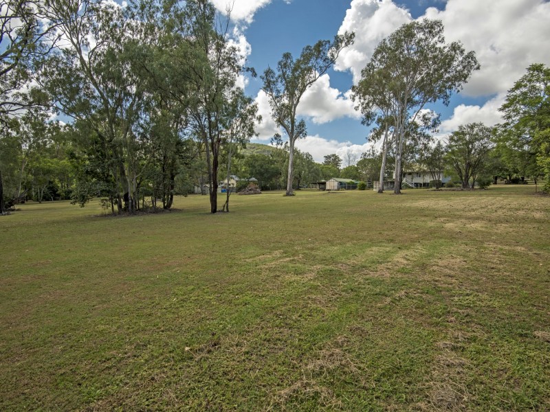 79 East Street, Esk QLD 4312