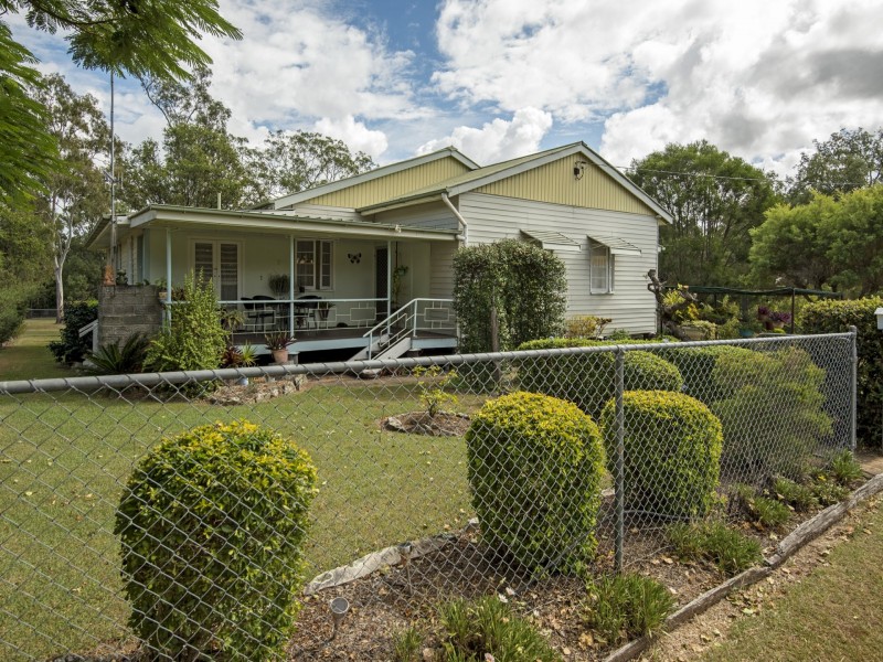 79 East Street, Esk QLD 4312