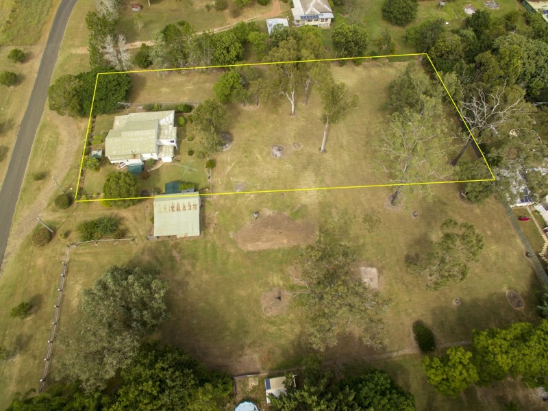 79 East Street, Esk QLD 4312