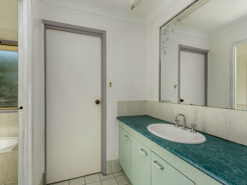 42 Aspen Drive, Esk QLD 4312