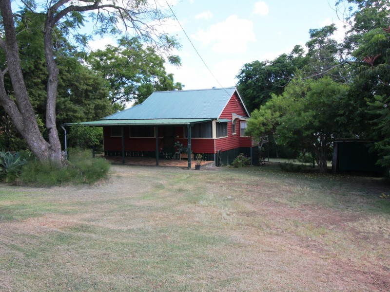 73 Fulham Street, Toogoolawah QLD 4313