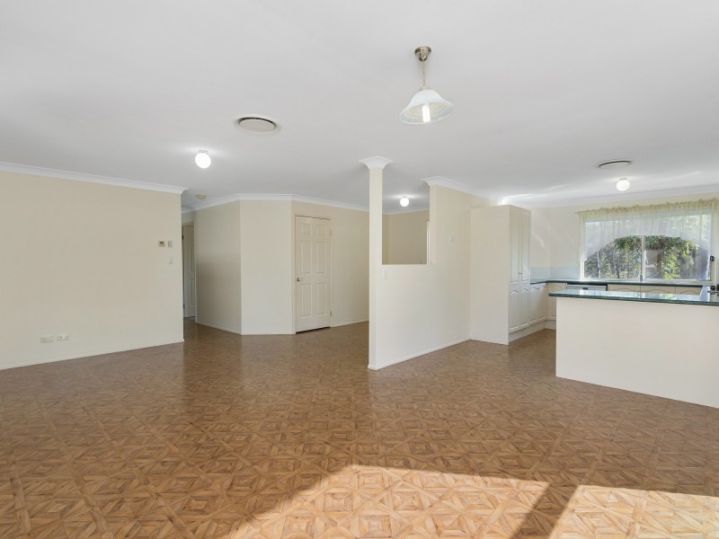 16 Gloucester Court, Mount Hallen QLD 4312