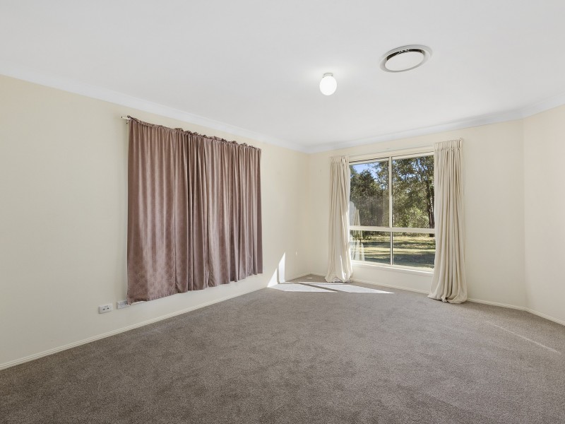 16 Gloucester Court, Mount Hallen QLD 4312