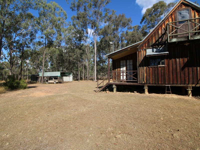 36 Pine Crescent, Esk QLD 4312