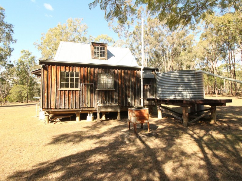 36 Pine Crescent, Esk QLD 4312