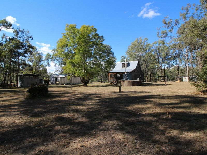 36 Pine Crescent, Esk QLD 4312