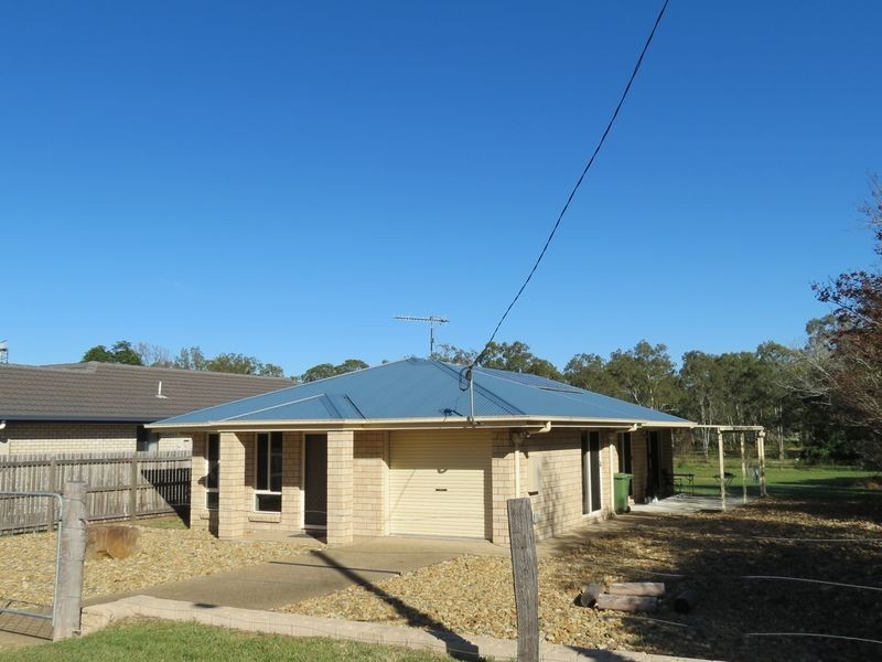 33 Middle Street, Esk QLD 4312