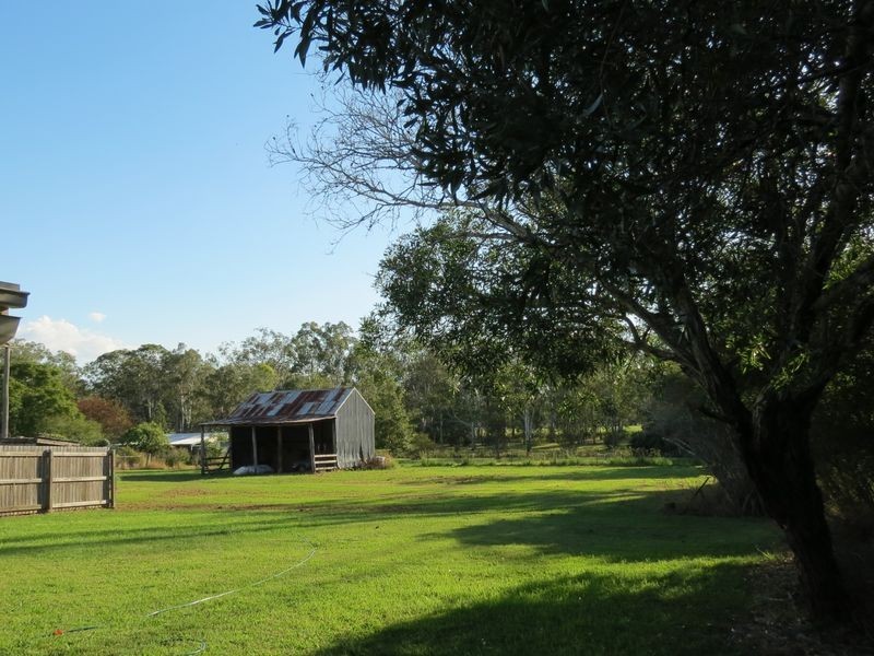 33 Middle Street, Esk QLD 4312