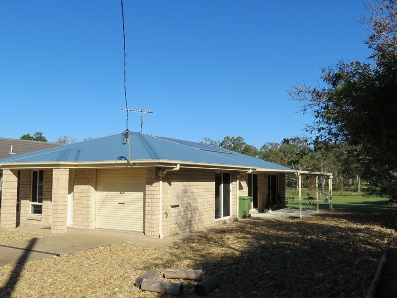 33 Middle Street, Esk QLD 4312