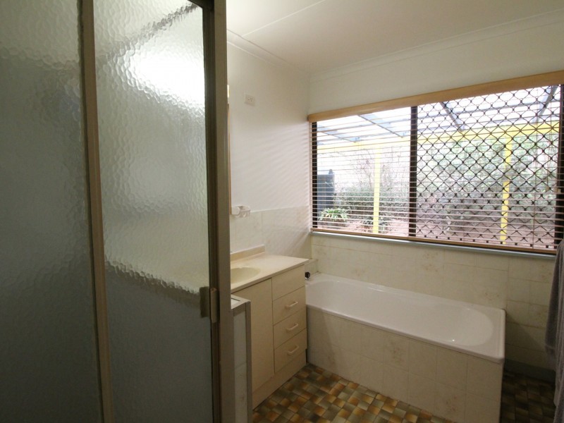 26 Lockyer View Road, Wivenhoe Pocket QLD 4306