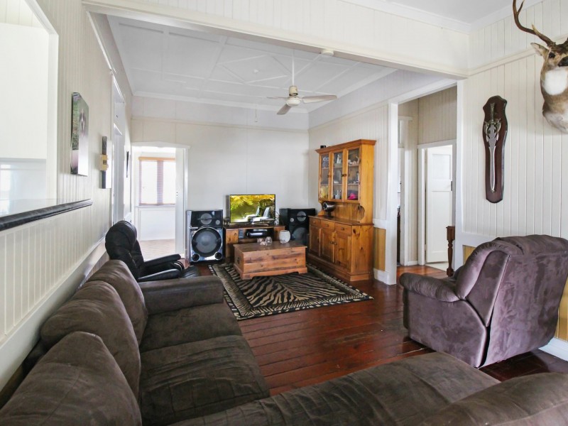 71 Dingyarra Street, Toogoolawah QLD 4313