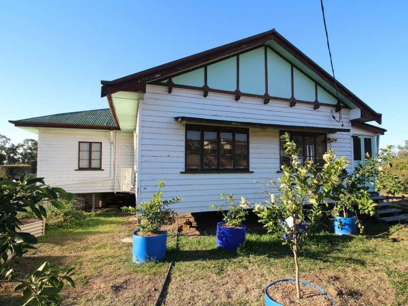 63 Kemp Street, Toogoolawah QLD 4313