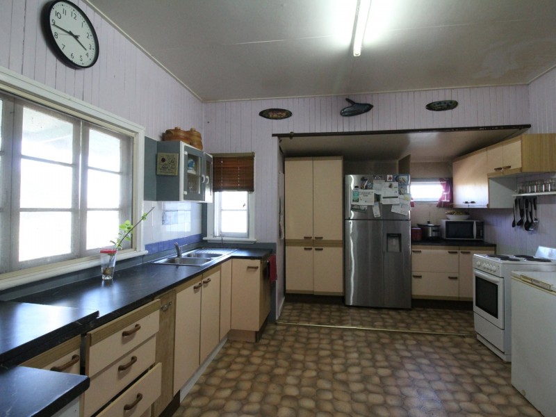 63 Kemp Street, Toogoolawah QLD 4313