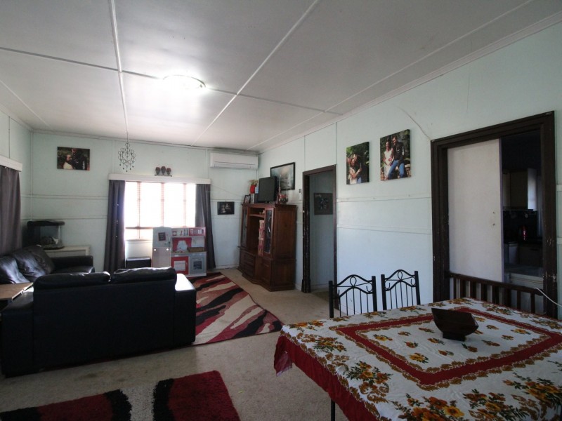 63 Kemp Street, Toogoolawah QLD 4313