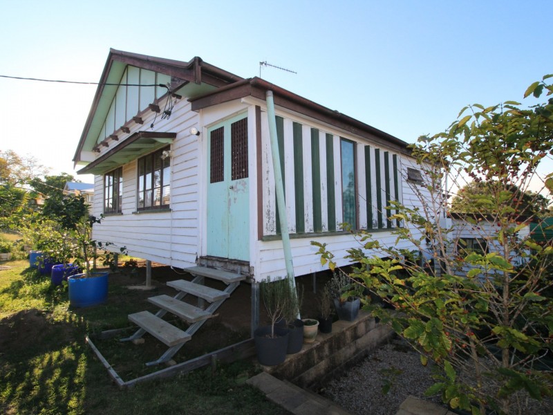 63 Kemp Street, Toogoolawah QLD 4313