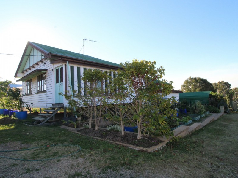 63 Kemp Street, Toogoolawah QLD 4313
