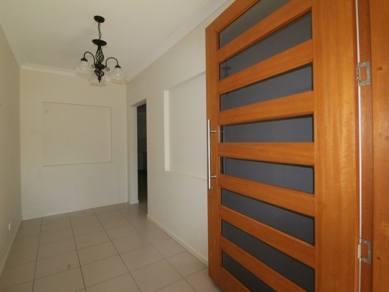 189 Edinburgh Drive, Mount Hallen QLD 4312