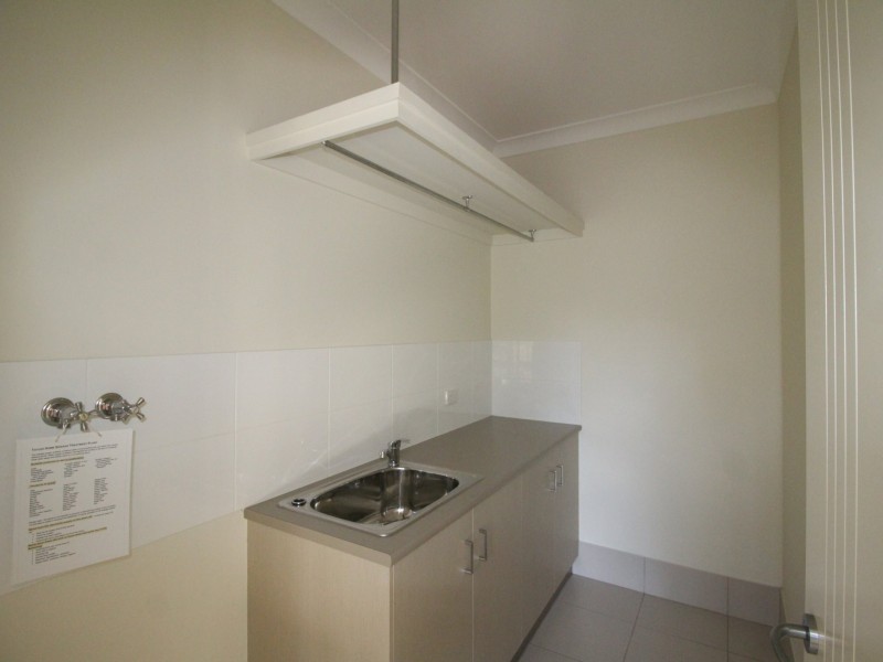189 Edinburgh Drive, Mount Hallen QLD 4312