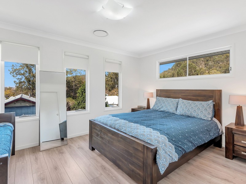 10 First Avenue, Somerset Dam QLD 4312