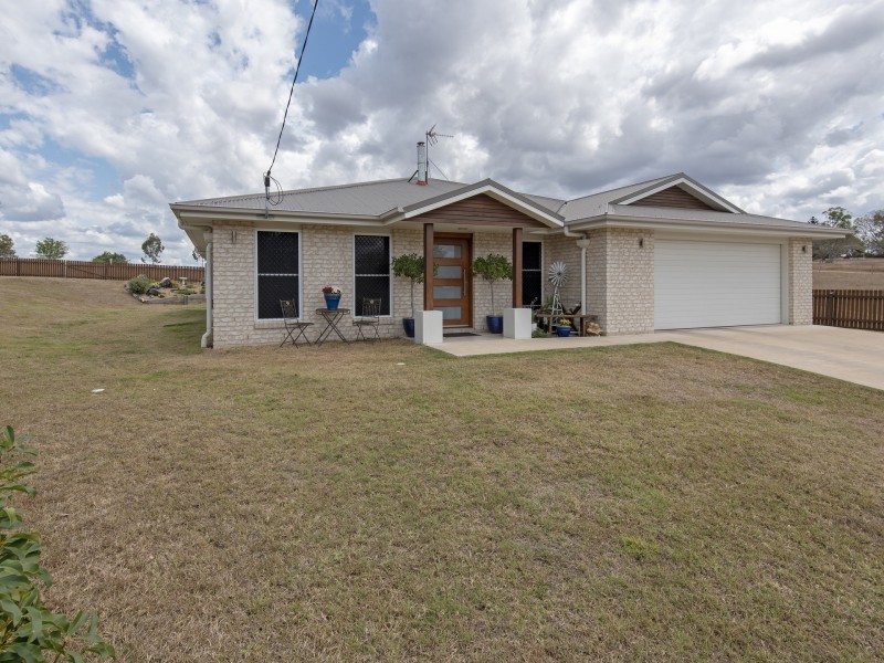 86 Fulham Street, Toogoolawah QLD 4313