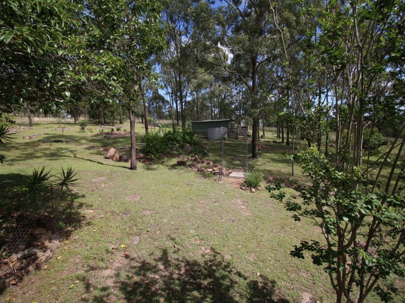 91 Lakeview Drive, Esk QLD 4312