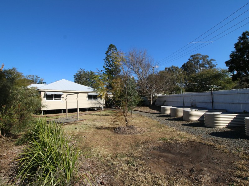 256 Ipswich Street, Esk QLD 4312