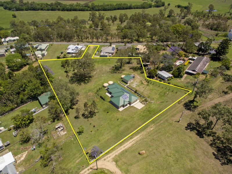 59 Bellambi Street, Toogoolawah QLD 4313