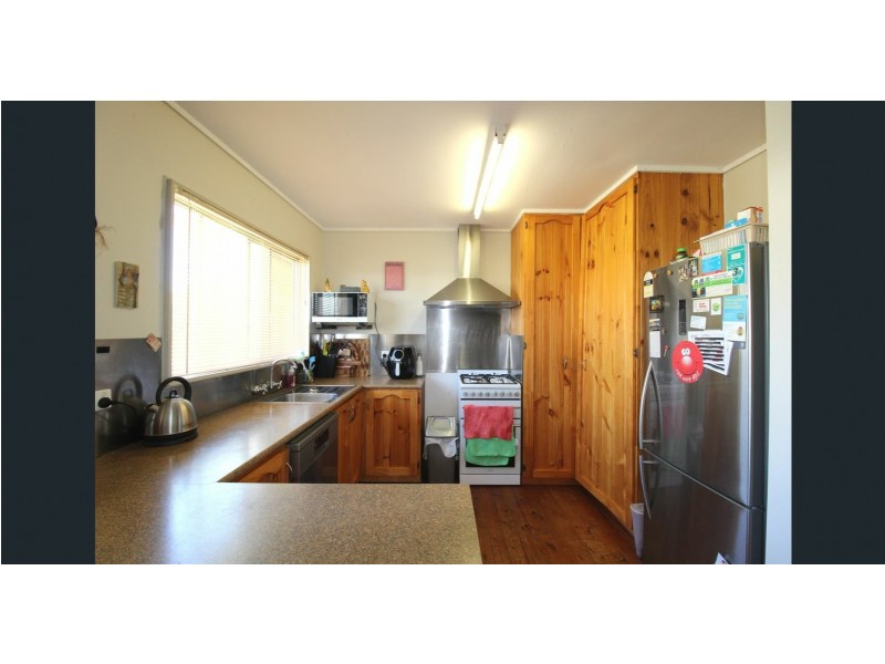 11 Alexandra Street, Toogoolawah QLD 4313