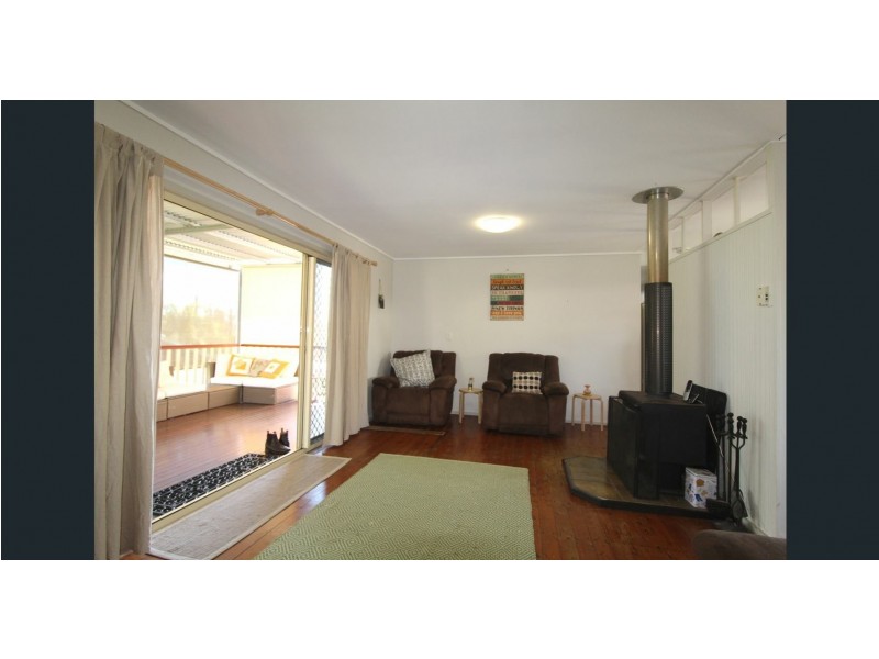11 Alexandra Street, Toogoolawah QLD 4313