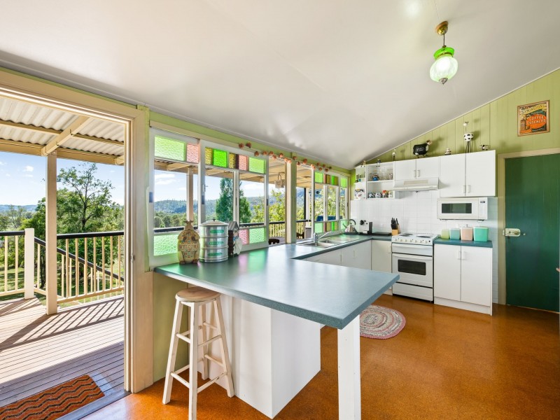 11 Hill Street, Esk QLD 4312