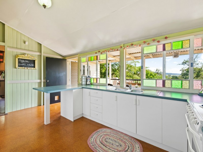 11 Hill Street, Esk QLD 4312