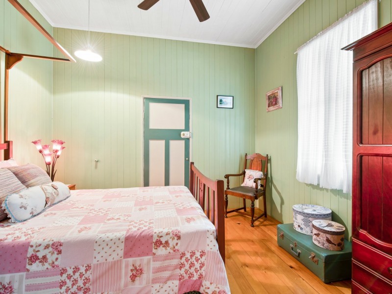 11 Hill Street, Esk QLD 4312