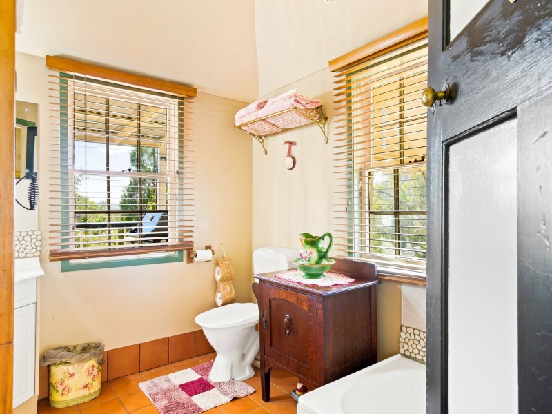 11 Hill Street, Esk QLD 4312