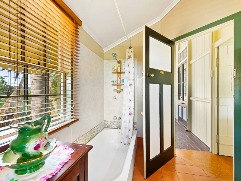 11 Hill Street, Esk QLD 4312