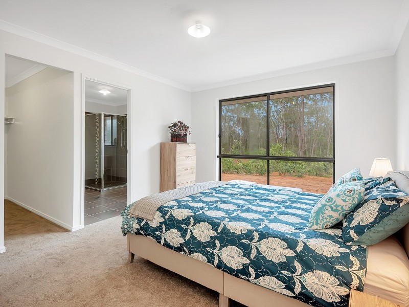 11 Royal Drive, Mount Hallen QLD 4312