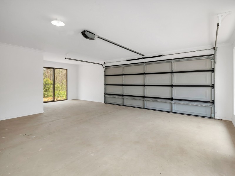 11 Royal Drive, Mount Hallen QLD 4312