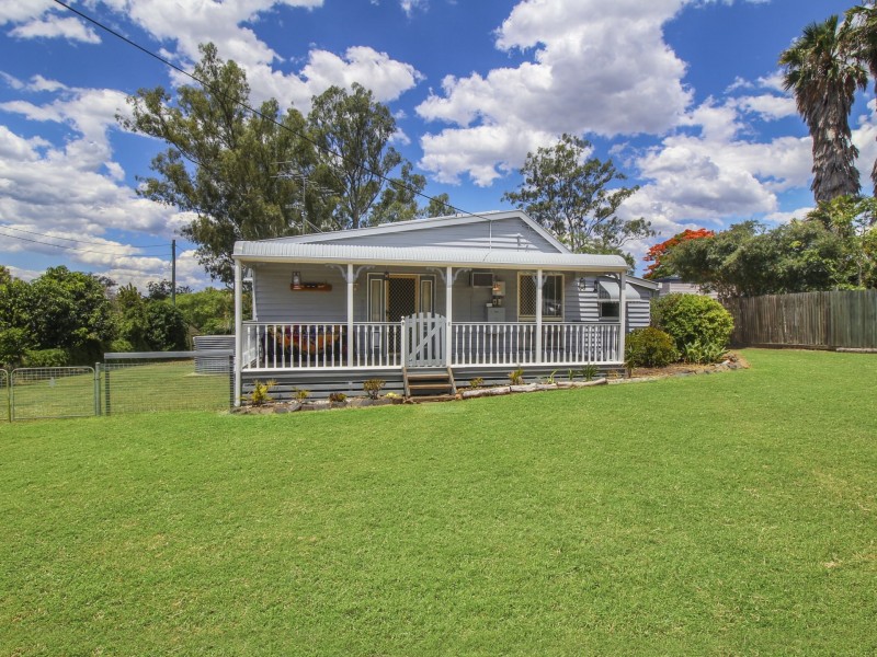 14 Mangerton Street, Toogoolawah QLD 4313