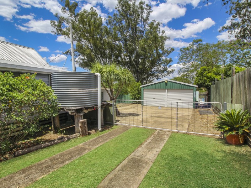 14 Mangerton Street, Toogoolawah QLD 4313
