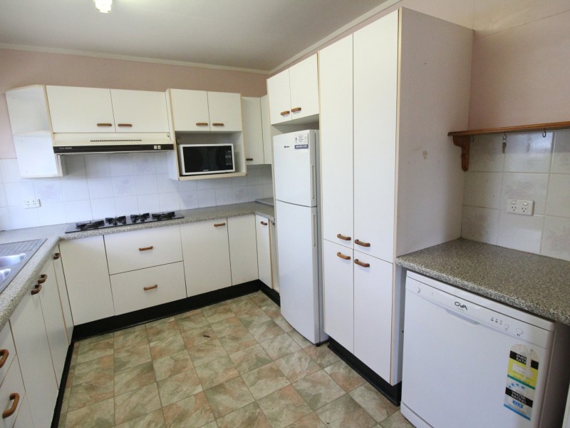 14 Mangerton Street, Toogoolawah QLD 4313