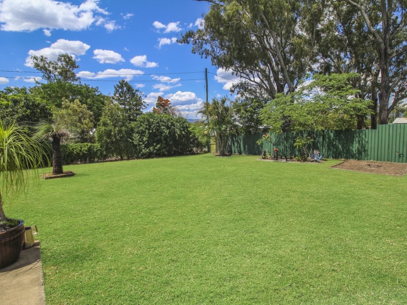 14 Mangerton Street, Toogoolawah QLD 4313